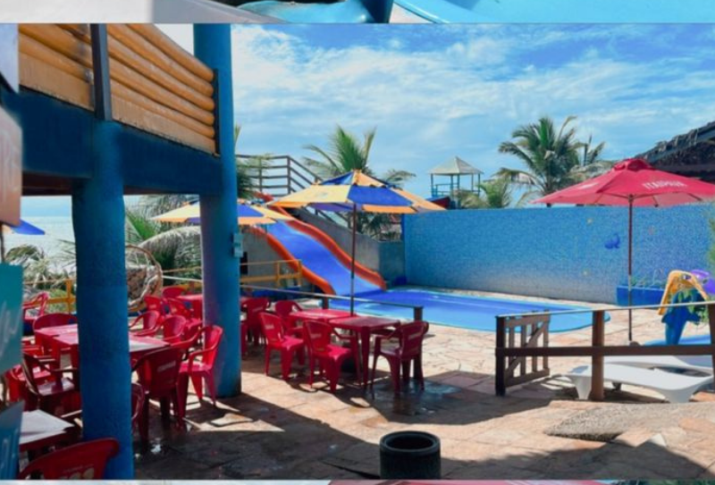 Barraca Sol e Mar Praia de Aquiraz com Camarão tropical para duas pessoas + Piscina e 2 cocos de R$199,90 Por R$139,90. - Imagem 4