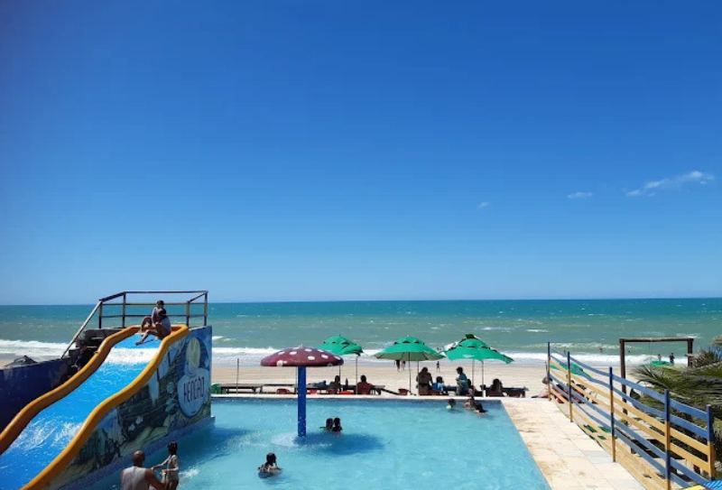 Barraca Sol e Mar Praia de Aquiraz com Camarão tropical para duas pessoas + Piscina e 2 cocos de R$199,90 Por R$139,90. - Imagem 7