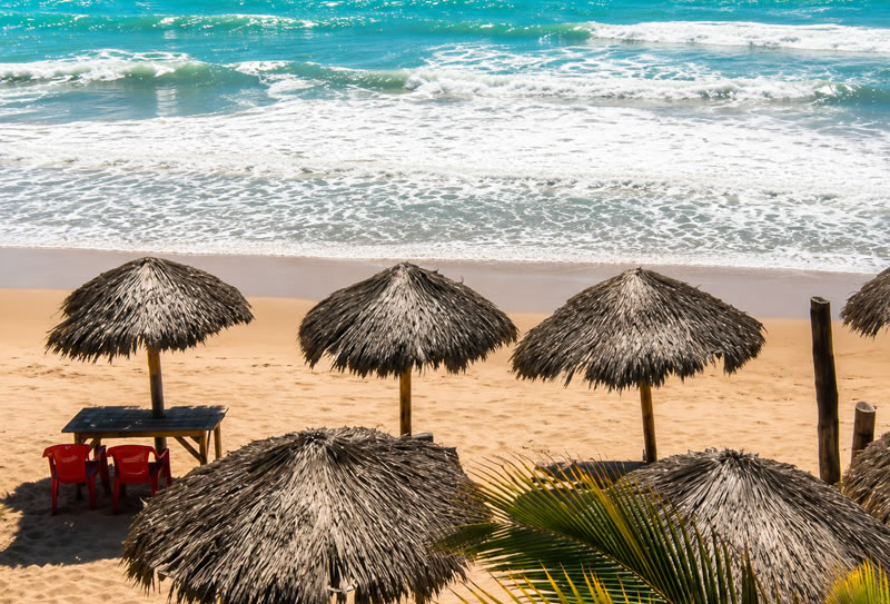 Barraca Sol e Mar Praia de Aquiraz com Camarão tropical para duas pessoas + Piscina e 2 cocos de R$199,90 Por R$139,90. - Imagem 5